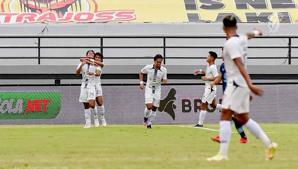 Laga antara Persela Lamongan vs PSIS Semarang di  BRI Liga 1. Foto: ligaindonesiabaru - INDOSPORT