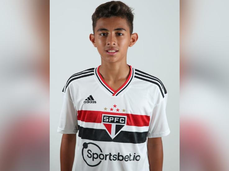 Kabar terkini serta perjalanan karier Welberlieskott de Halim Jardim, sang calon mesin gol Timnas Indonesia yang baru saja pesta kemenangan di Liga Brasil.