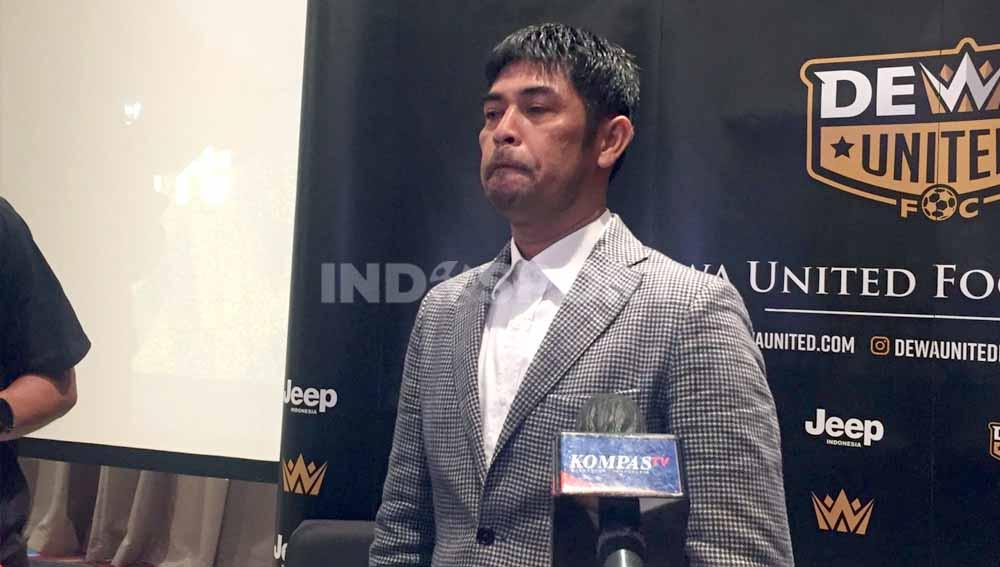 Perkenalan Nilmaizar, pelatih baru Dewa United. Foto: Da'Yerimon/Indosport.com
