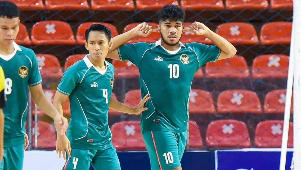 Timnas Futsal Indonesia berhasil meraih kemenangan 5-1 atas Malaysia di laga kedua Piala AFF Futsal 2022, Senin (04/04/22). Foto: AFF Futsal/FAT - INDOSPORT