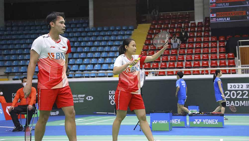 Pasangan ganda campuran Indonesia, Rinov Rivaldy dan Pitha Haningtyas Mentari di Korea Open 2022. Foto: PBSI