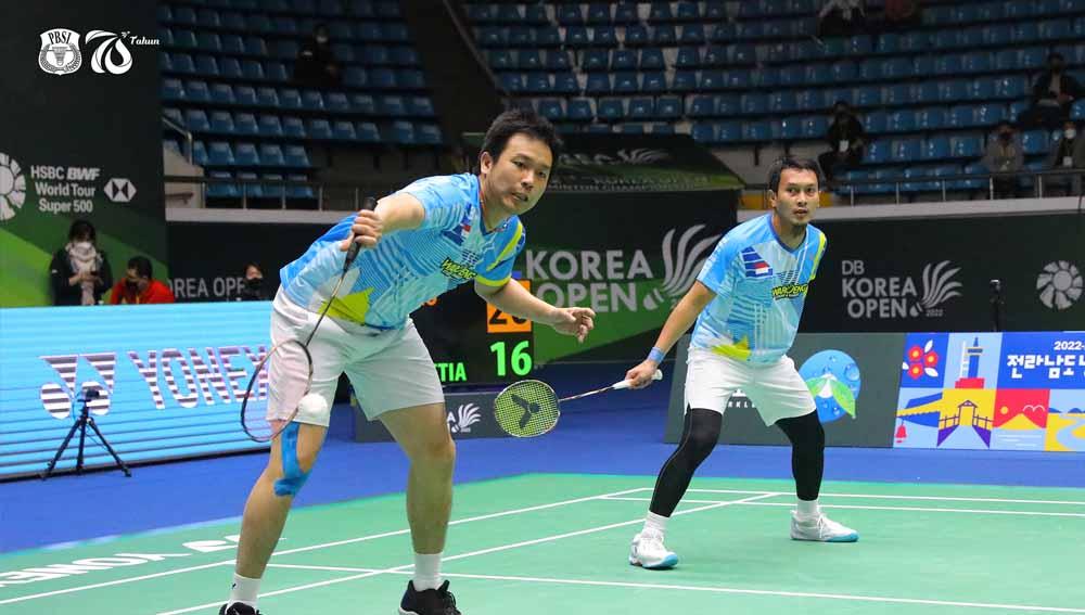Pasangan ganda putra Indonesia, Mohammad Ahsan dan Hendra Setiawan di Korea Open 2022. Foto: PBSI