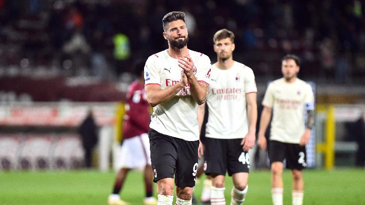 Klub Liga Italia (Serie A), AC Milan, saat ini tengah mengalami krisis lini serang hingga membuat Oivier Giroud harus bekerja ekstra keras. Foto: REUTERS-Massimo Pinca.
