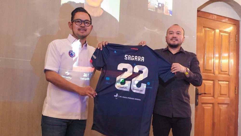 Presiden Arema Gilang Widya Pramana dan Manajer Tim Arema FC Ali Rifki. Foto: Arema FC