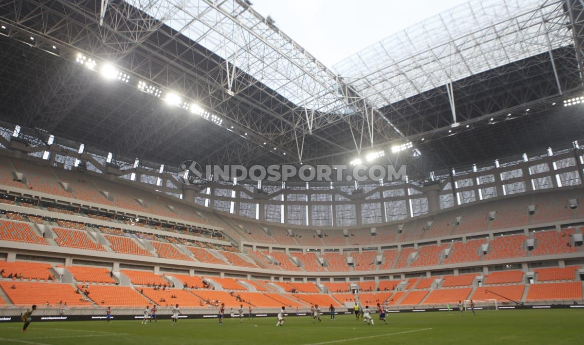 Suasana laga Atletico Madrid U-18 vs Bali United U-18 pada IYC di Stadion JIS, Rabu (13/04/21). Foto: Herry Ibrahim/Indosport.com