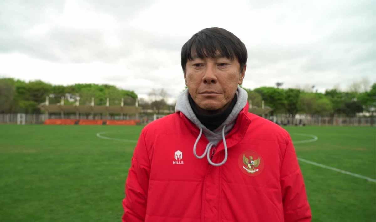 Shin Tae-yong menjanjikan medali emas di SEA Games edisi berikutnya setelah gagal membawa Timnas Indonesia U-23 memenuhi target di Vietnam beberapa waktu lalu.Foto: PSSI - INDOSPORT