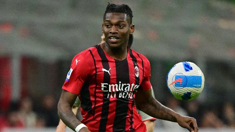Pemain AC Milan Rafael Leao beraksi. REUTERS-Alberto Lingria