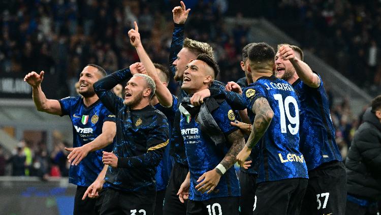 Inter Milan berupaya memboyong Paulo Dybala dan Romelu Lukaku sambil mempertahankan Lautaro Martinez. Bakal seperti apa formasi mereka musim depan?REUTERS-Alberto Lingria