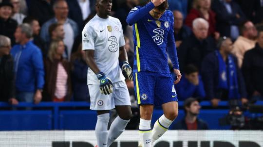 Main di kandang dan diunggulkan menang, Chelsea malah dihajar Arsenal 2-4 di Liga Inggris. Berikut 3 pemain yang tampil buruk dan jadi biang keladi hasil itu.(REUTERS/David Klein)