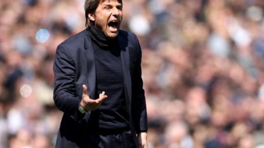 Antonio Conte santer disebut bakal menggantikan Mauricio Pochettino di Paris Saint-Germain. Bakal seperti apa formasi PSG bersama Conte? Foto: Action Images via Reuters/Matthew Childs.