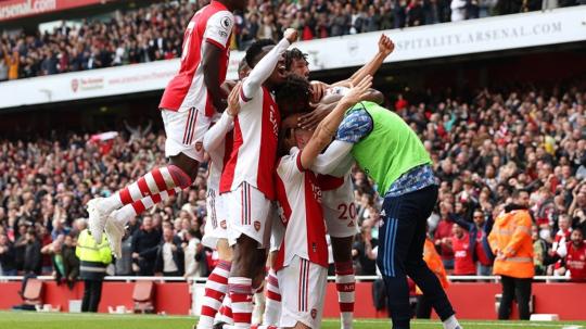 Arsenal dikaitkan dengan duo Manchester City, Gabriel Jesus dan Oleksandr Zinchenko. Berikut 5 pemain yang akan jadi korban jika keduanya benar-benar datang.