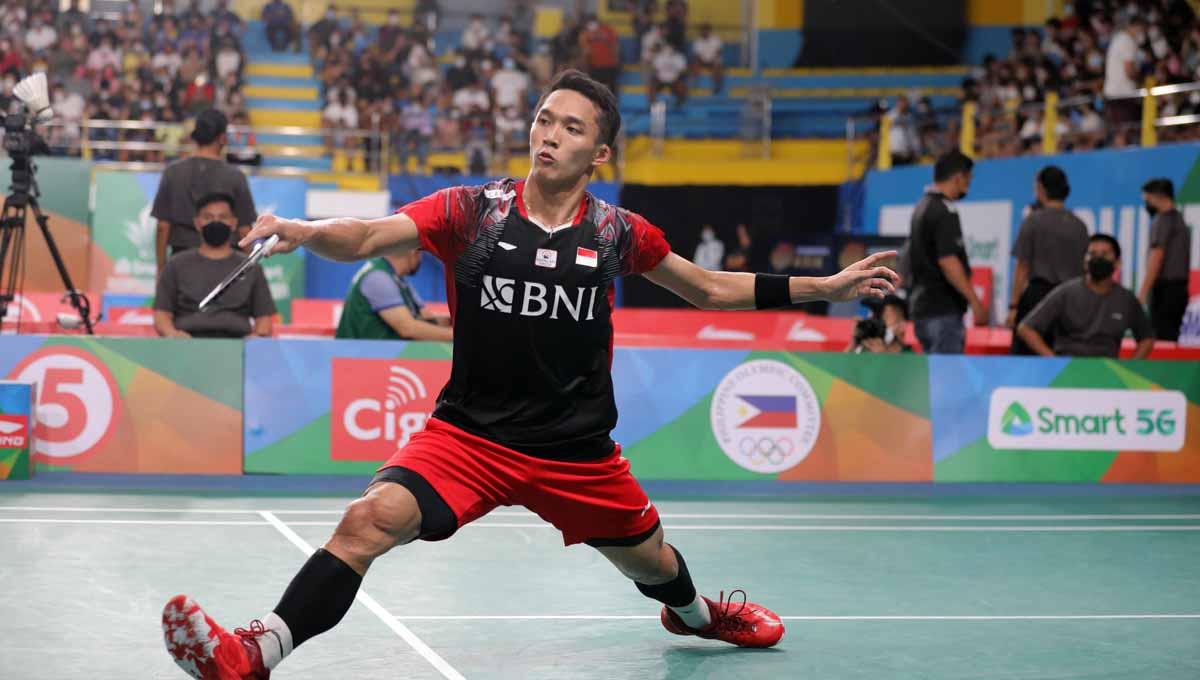 PJonatan Christie menemukan kejadian cukup kocak di Hari Raya Idulfitri ketika koran bergambar wajah dirinya dijadikan alas untuk Salat Id.. Foto: PBSI