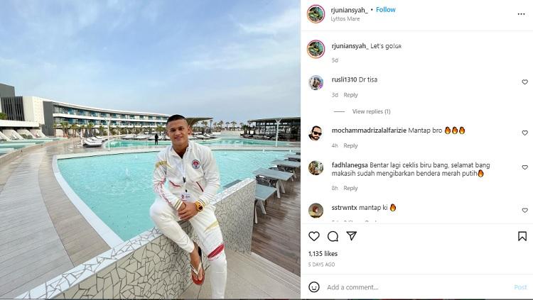 Lifter Indonesia berusia 18 tahun, Rizki Juniansyah, sukses menyabet 3 medali emas dan memecahkan satu rekor dunia di Kejuaraan Dunia Angkat Besi Junior 2022.