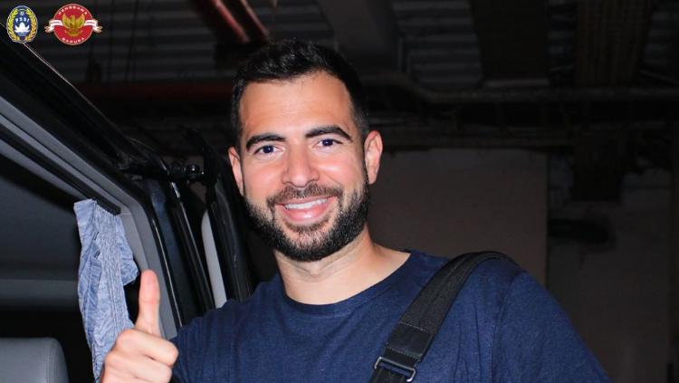Jordi Amat tiba di Jakarta.