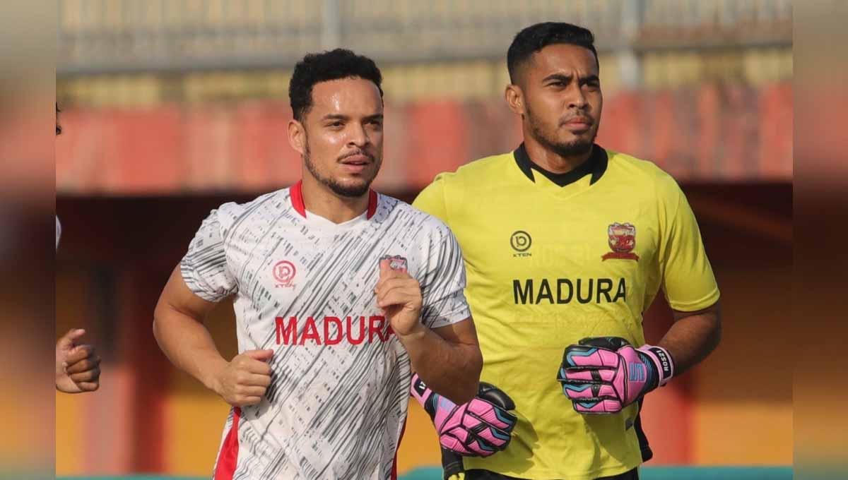 Gelandang serang Madura United, Lulinha, saat berlatih. Foto: MO Madura United