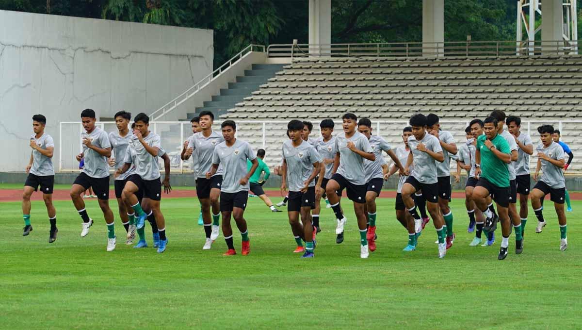 Latihan Timnas Indonesia U-19 sebagai persiapan Toulon Cup 2022 di Stadion Madya Senayan, Jakarta. Foto: PSSI - INDOSPORT