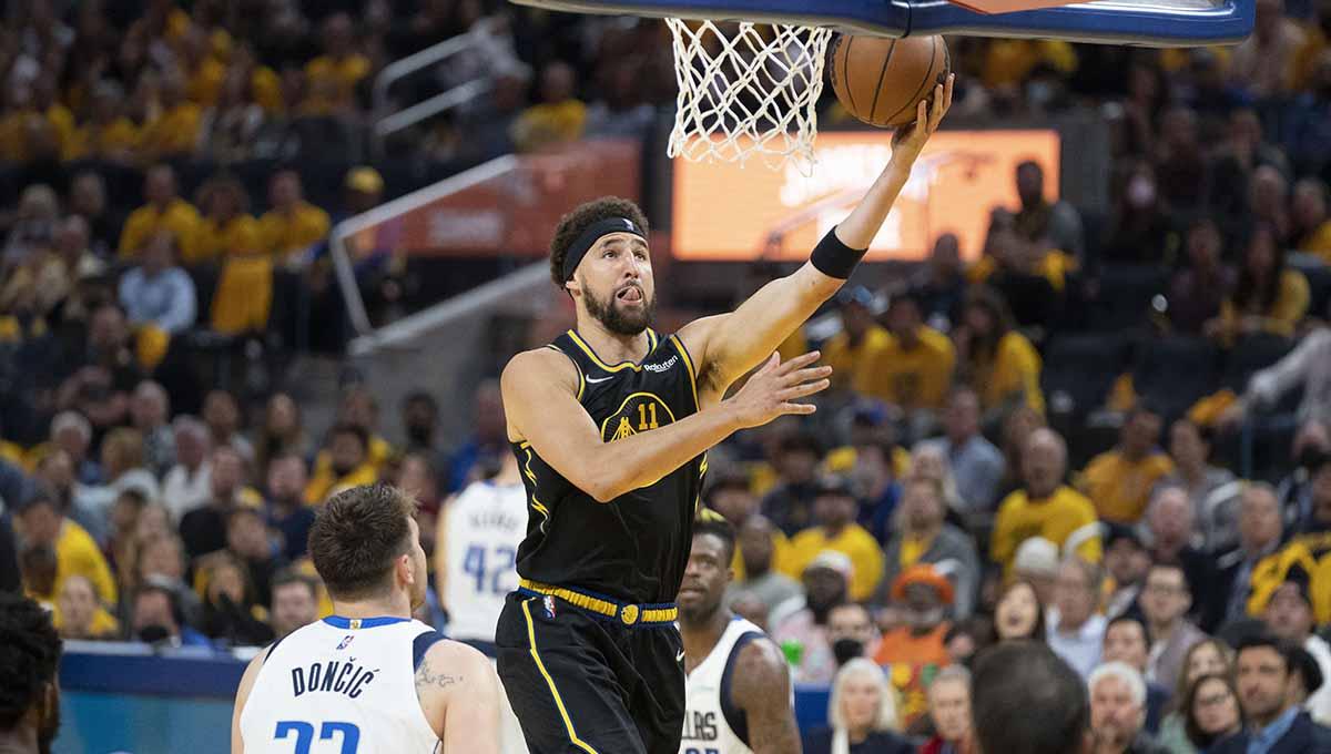 Pebasket Golden State Warriors Klay Thompson di laga NBA antara Golden State Warriors vs Dallas Mavericks. Foto: REUTERS/Kyle Terada