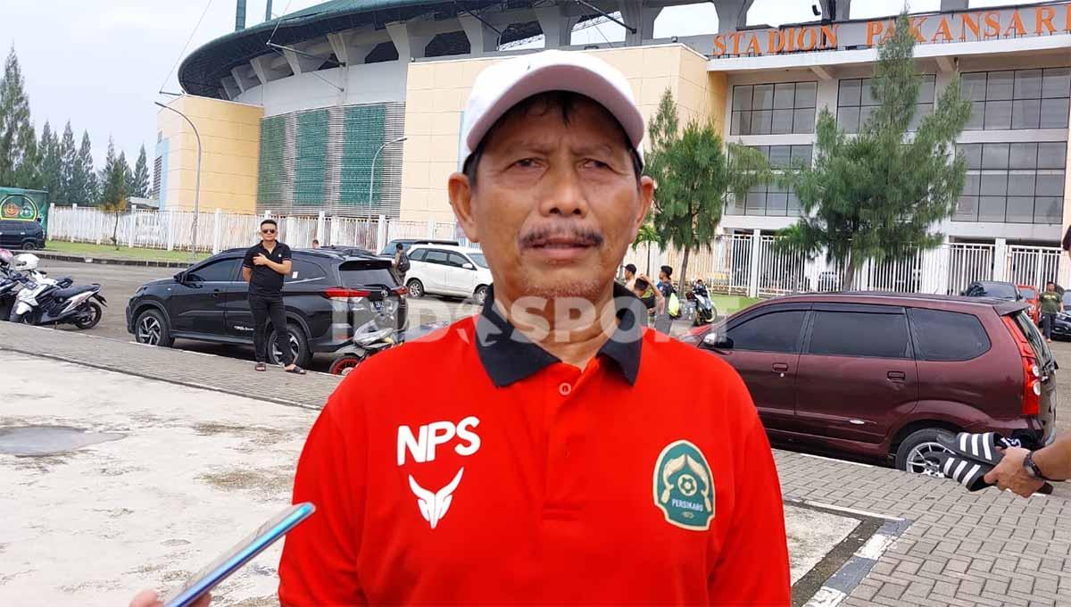 Pelatih Persikabo 1973, Djajang Nurdjaman. Foto: Zainal Hasan/Indosport.com