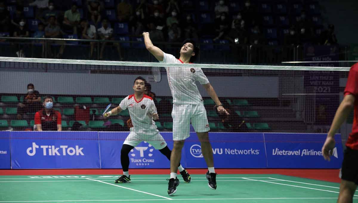 Pebulutangkis ganda putra Indonesia, Leo Rolly/Daniel Marthin di laga SEA Games Vietnam 2021. Foto: PBSI