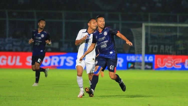 Dendi Santoso jadi bintang kemenangan Arema FC atas PSIS Semarang. (Ian Setiawan/INDOSPORT) - INDOSPORT