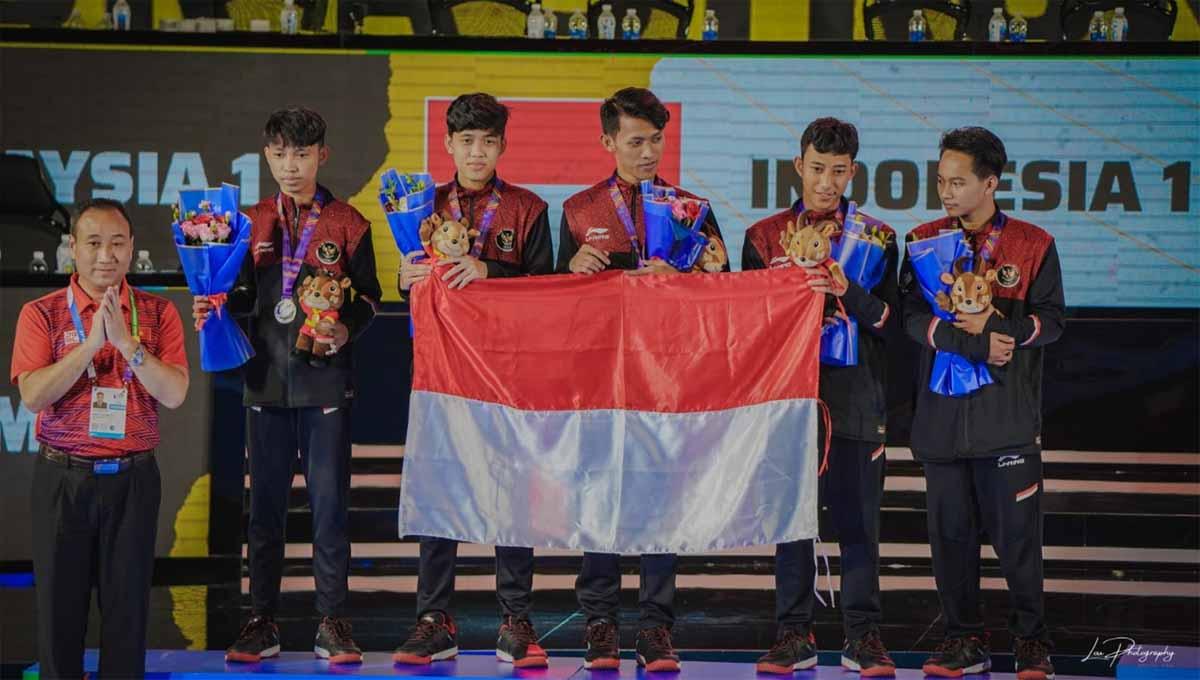 Timnas Indonesia berhasil meraih medali perak di ajang SEA Games Vietnam 2021 dari cabang olahraga esports Free Fire. Foto: PBESI - INDOSPORT