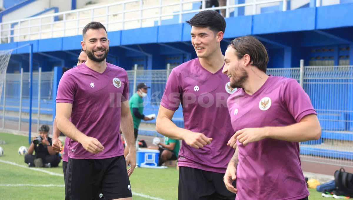 Latihan Timnas Indonesia di Stadion Persib. Foto: Arif Rahman/Indosport.com