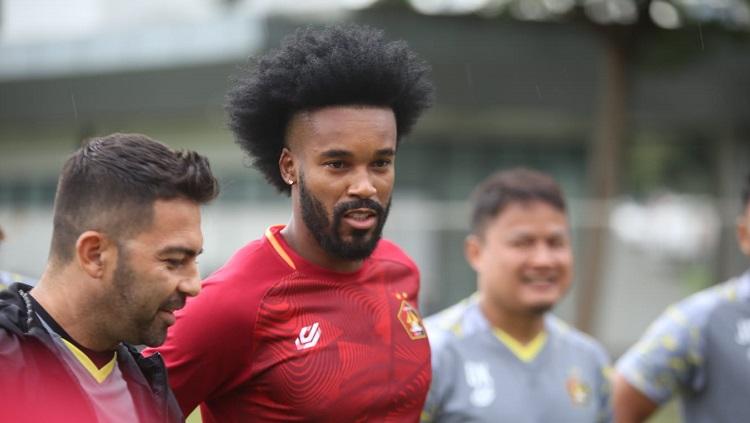 Joanderson tak mengusung target pribadi secara ambisius usai diperkenalkan sebagai bagian Persik Kediri. Foto: MO Persik.