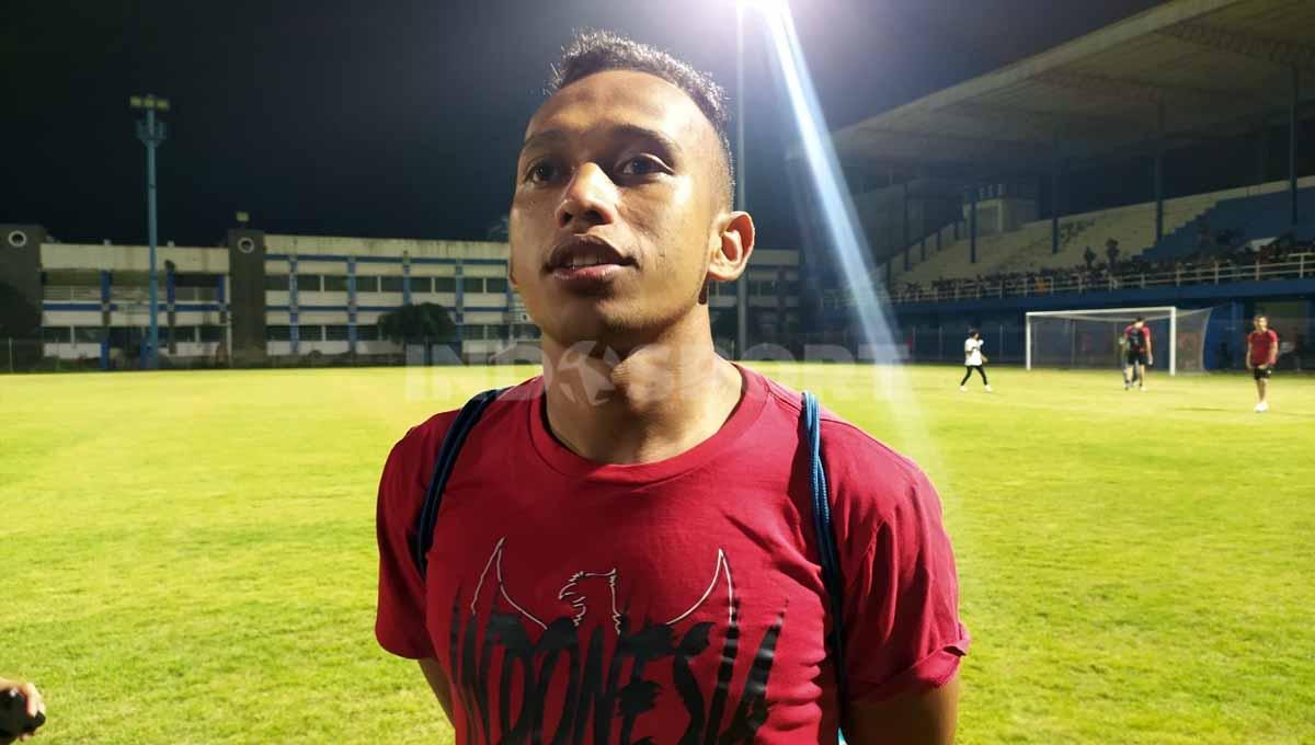 Winger timnas Indonesia, Irfan Jaya, saat latihan di Stadion Persib, Jalan Ahmad Yani, Kota Bandung. Foto: Arif Rahman/Indosport.com