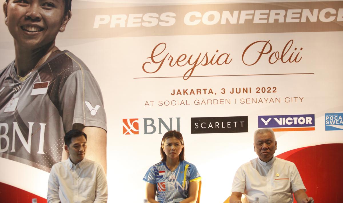 Legenda ganda putri Indonesia, Greysia Polii mengumumkan pensiun dari dunia bulutangkis pada acara konfrensi pers 