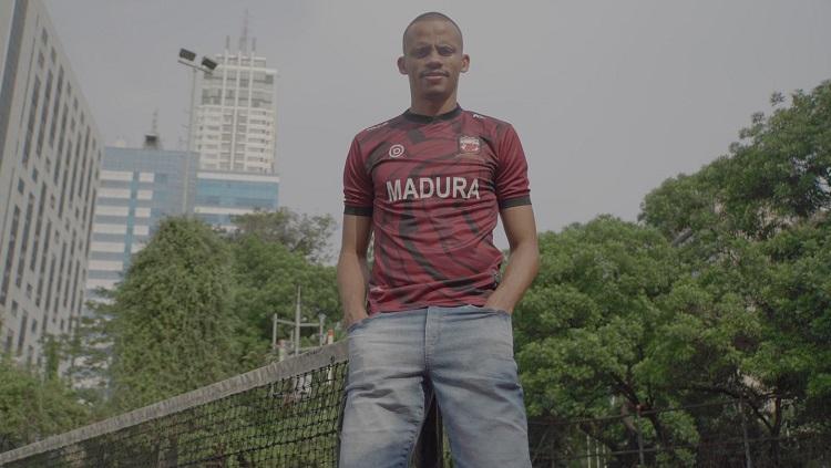 Bek anyar Madura United, Cleberson Souza. - INDOSPORT