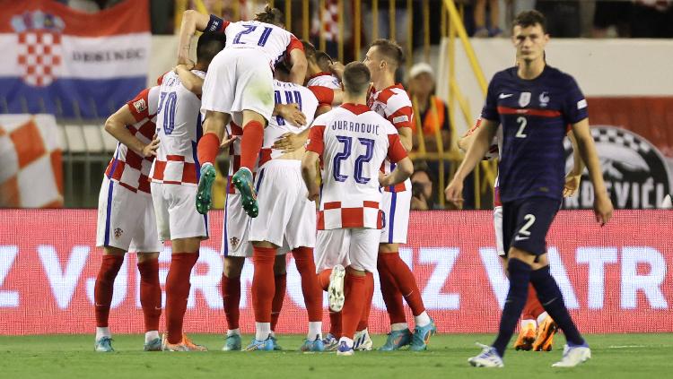 Pemain Kroasia Andrej Kramaric merayakan gol pertama mereka dengan rekan satu timnya REUTERS-Antonio Bronic