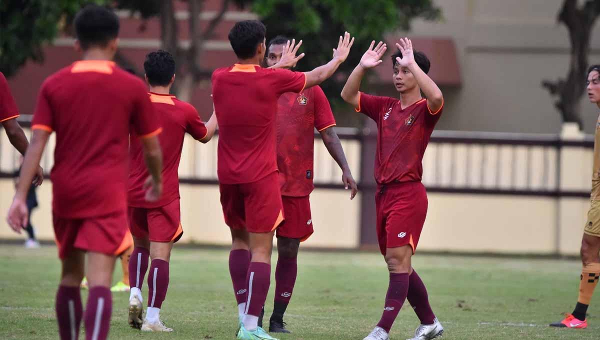 Selebrasi pemain Persik Kediri usai mengalahkan Dewa United 3-1. Foto: MO Persik
