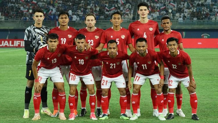 Indosport - Skuat timnas Indonesia dalam pertandingan Kualifikasi Piala Asia 2023 melawan Kuwait, Rabu (8/6/22).