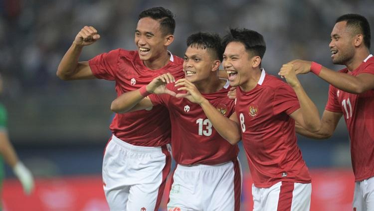 Selebrasi gol Rachmat Irianto dalam pertandingan Kualifikasi Piala Asia 2023 melawan Kuwait, Rabu (8/6/22). - INDOSPORT