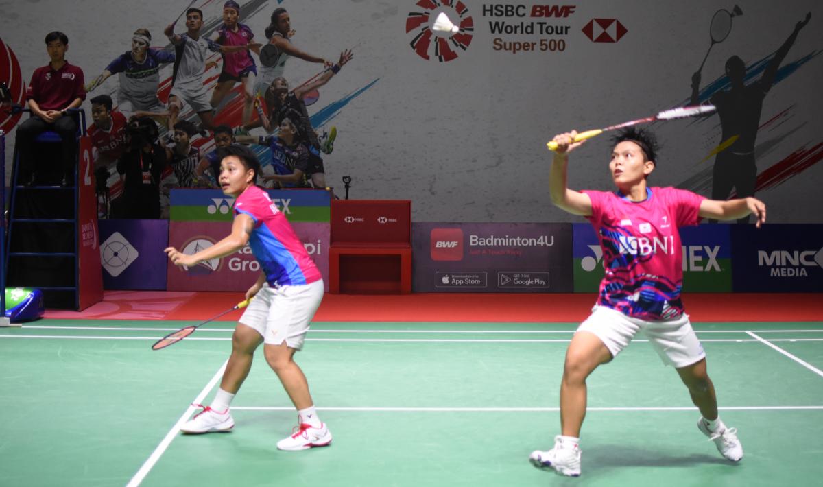 Tak terbendung sejak dipasangkan, Apriyani Rahayu/Siti Fadia Silva Ramadhanti libas Vivian Hoo/Lim Chiew Sien demi ke perempat final Indonesia Masters 2022. - INDOSPORT