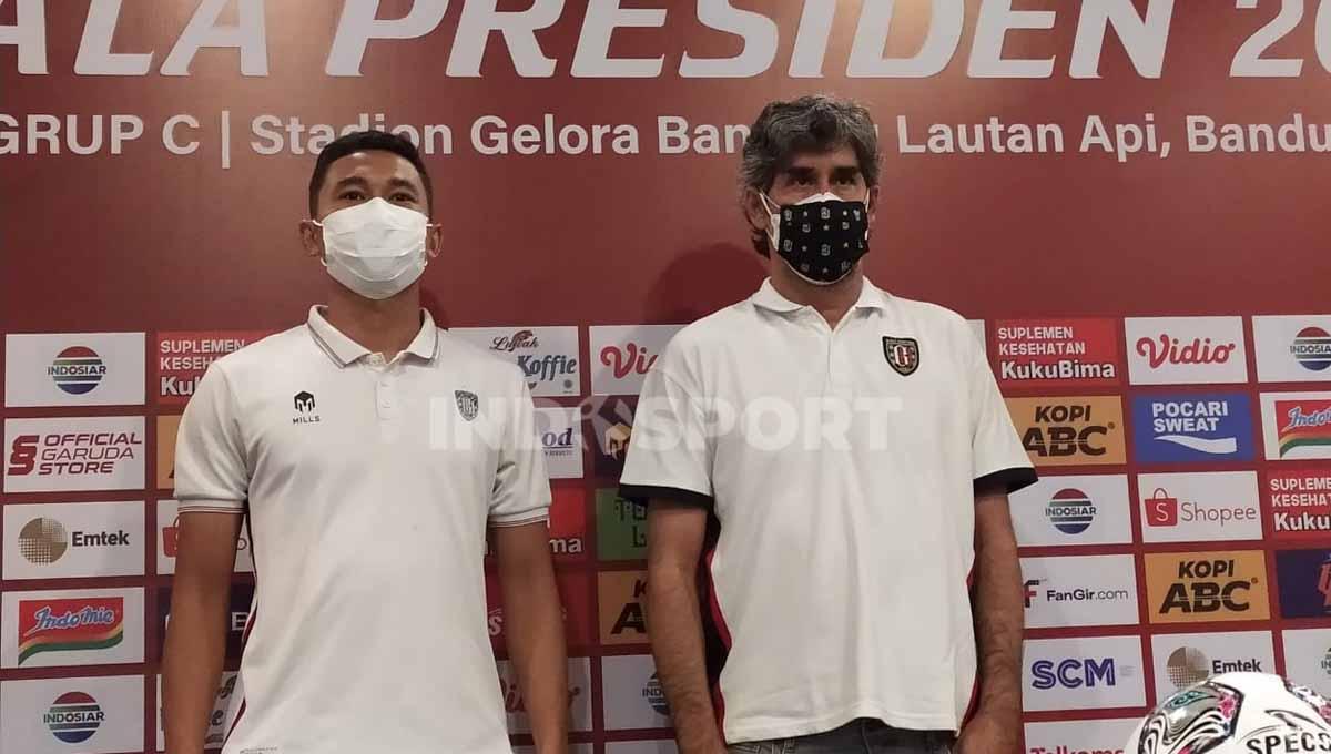 Pelatih Bali United, Pelatih, Stefano Cugurra Teco, buka suara soal penampilan timnya melawan Persib. Foto: Arif Rahman/Indosport.com.