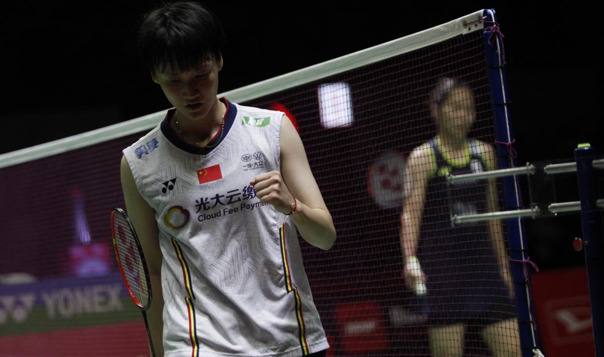 Pelatih tunggal putri di Asosiasi Bulutangkis China (CBA), Xia Xuanze, lakukan evaluasi besar-besaran. Rapor Chen Yu Fei merah usai dijegal Gregoria Mariska? - INDOSPORT