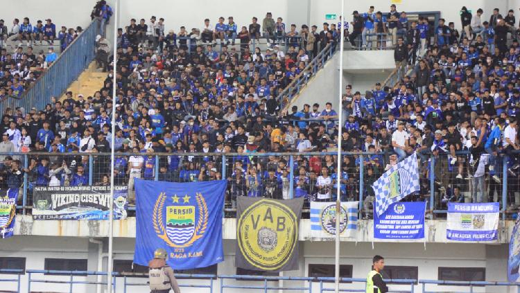 Laga tunda Liga 1 antara Persib Bandung menghadapi Persija Jakarta, dipastikan tidak akan dihadiri oleh suporter tim tamu. - INDOSPORT