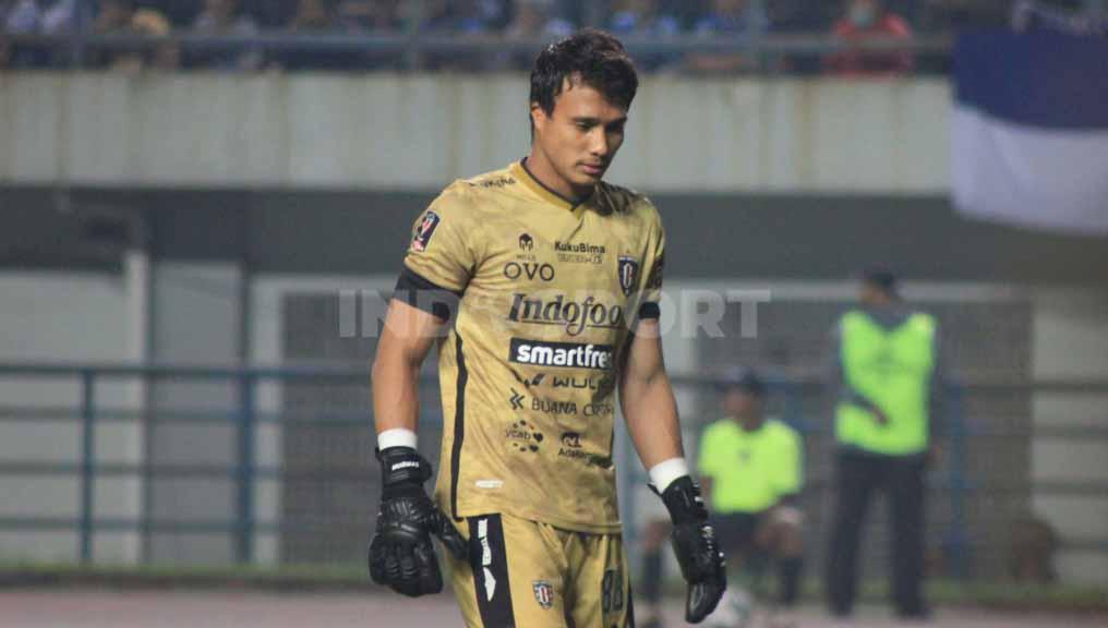 Penjaga gawang Bali United, Muhammad Ridho. Foto: Arif Rahman/Indosport.com