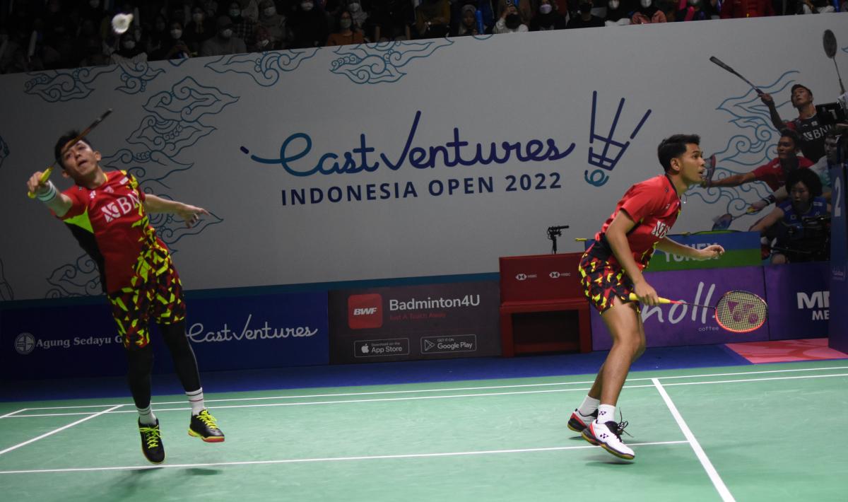 Langkah Fajar Alfian/Muhammad Rian Ardianto terhenti di perempatfinal Indonesia Open 2022 usai dikalahkan Liu Yu Chen/Ou Xuan Yi dua set langsung. - INDOSPORT