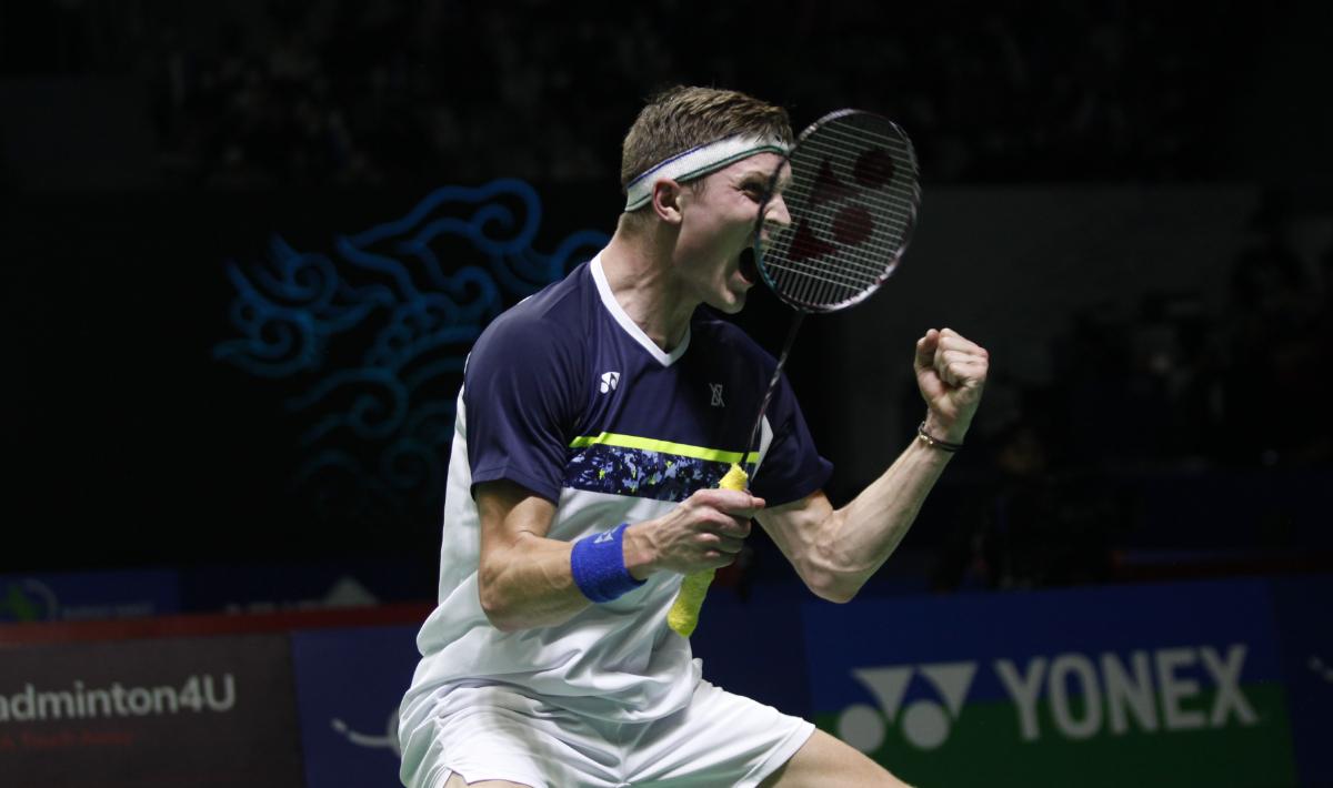Viktor Axelsen sempat mendapatkan hukuman usai mengamuk karena dibuat emosi dengan dirinya sendiri di ajang European Mixed Team Championships atau EMTC 2023.