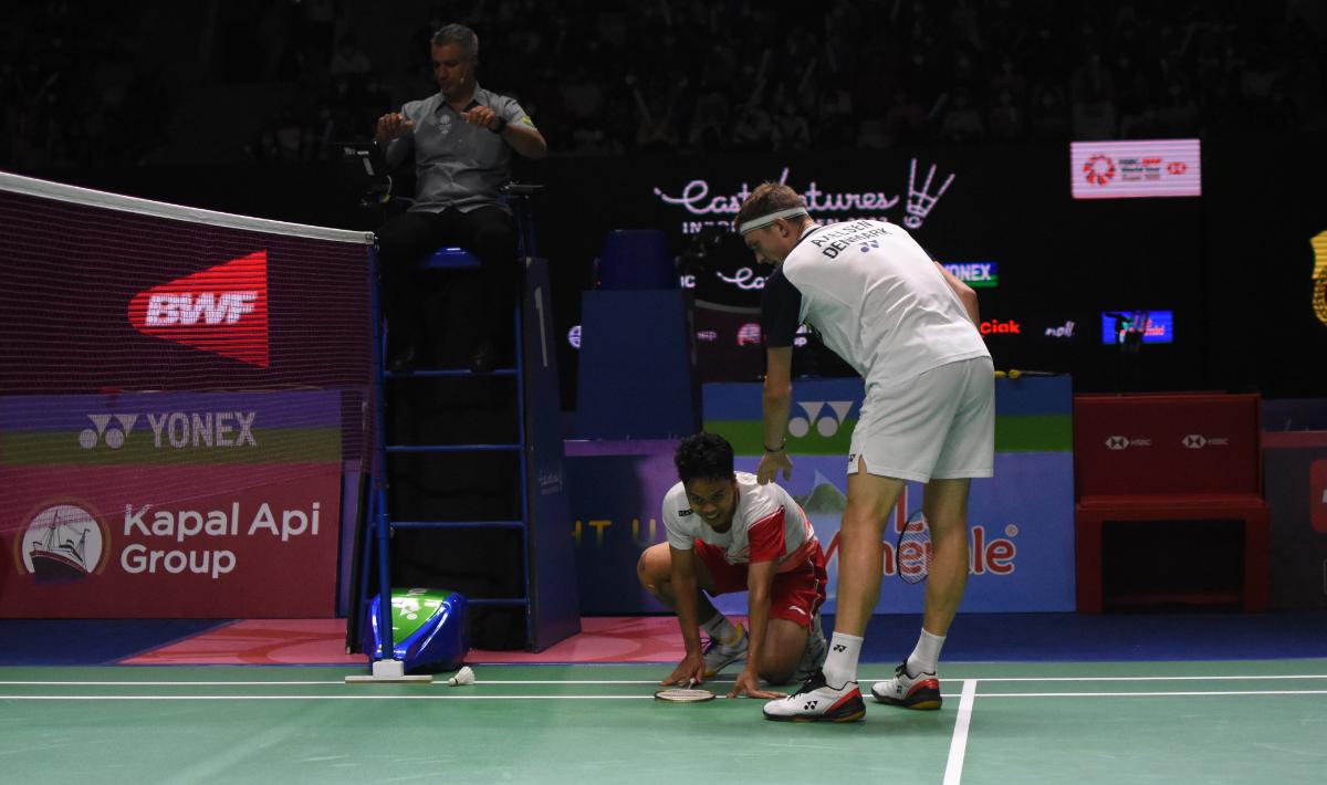 Pemain bulutangkis nomor 1 dunia, Viktor Axelsen, mendoakan yang terbaik untuk Christian Adinata usai melakoni babak semifinal Malaysia Masters 2023.