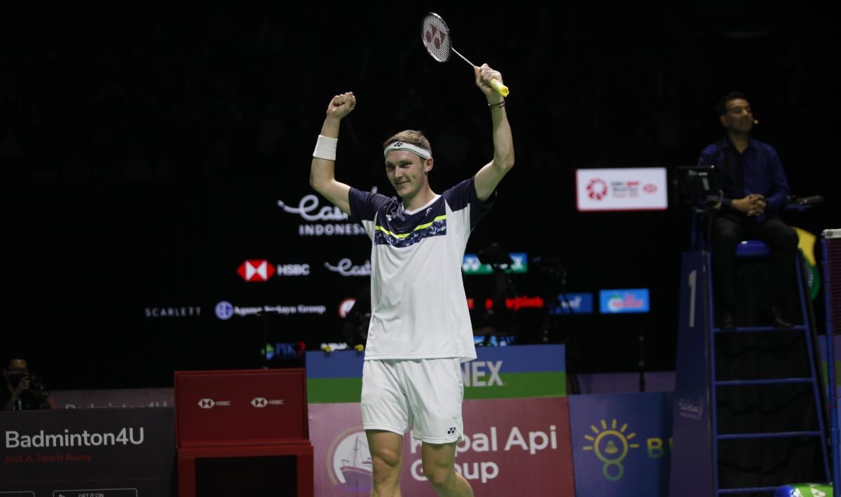 Tunggal putra Denmark, Viktor Axelsen jadi salah satu pebulutangkis dengan gelar terbanyak di BWF World Tour Finals 2023 - INDOSPORT