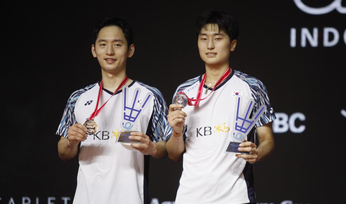 Daftar pemain mundur dari turnamen bulutangkis Japan Open 2023, termasuk Kim Won-ho dan Popov bersaudara, Toma Junior Popov dan Christo Popov. - INDOSPORT