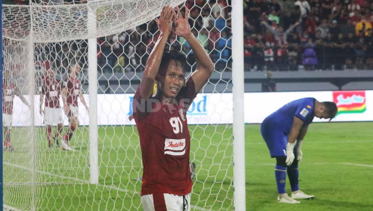 Pertandingan Bali United melawan Kedah Darul Aman dalam pembuka Piala AFC grup G di Stadion Kapten I Wayan Dipta, Gianyar, Jumat (24/6/22). Foto: Nofik Lukman Hakim/INDOSPORT