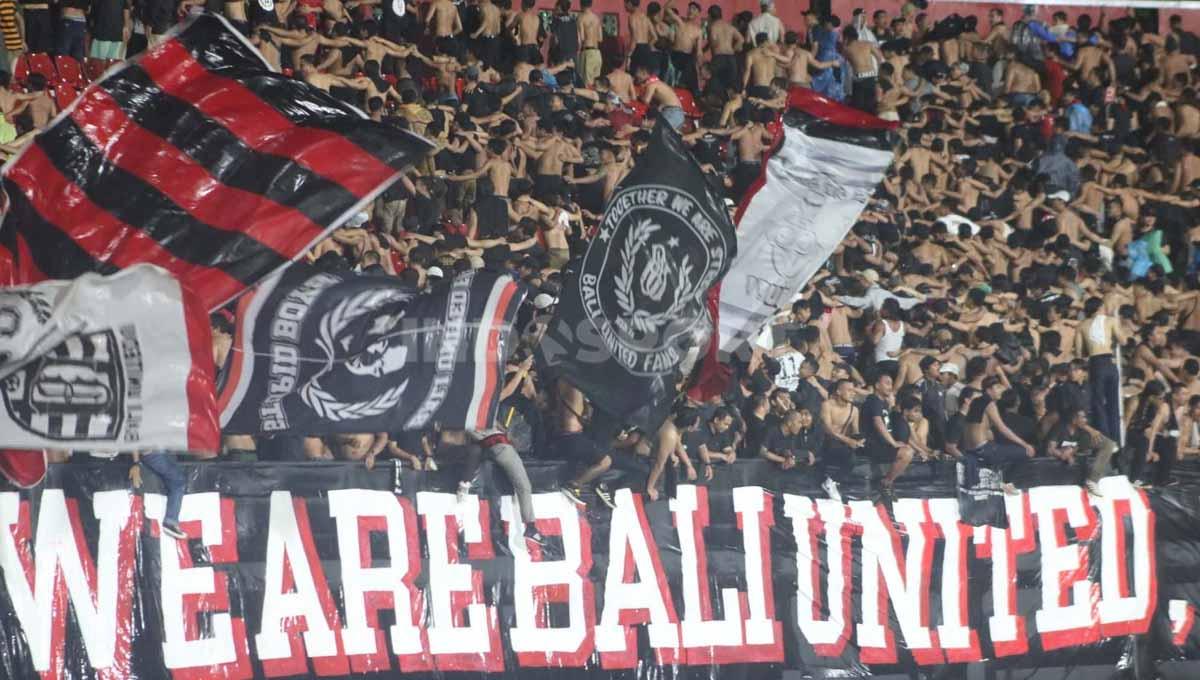 Pertandingan Bali United melawan Kedah Darul Aman dalam pembuka Piala AFC grup G di Stadion Kapten I Wayan Dipta, Gianyar, Jumat (24/6/22). Foto: Nofik Lukman Hakim/INDOSPORT