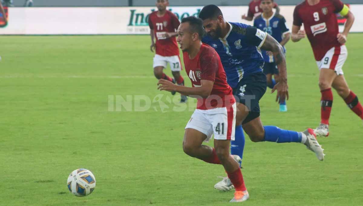 Bali United baru saja dibantai 5-2 oleh Visakha dan kekalahan ini sekaligus perpanjang rekor buruk Serdadu Tridatu saat berhadapan dengan Tim Kamboja. Foto: Nofik Lukman Hakim/INDOSPORT