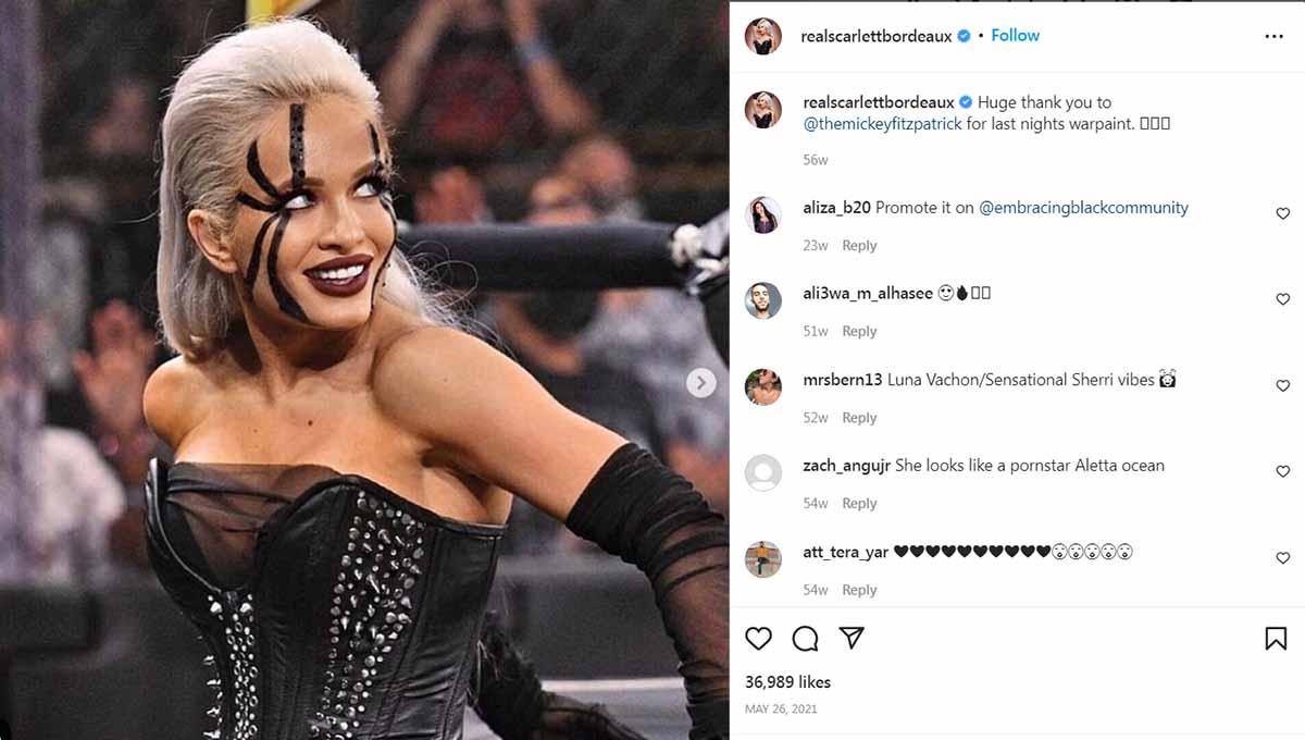 Pegulat wanita WWE (World Wrestling Entertainment), Scarlett Bordeaux, jadi buah bibir saat bagian sensitifnya terekspos tak sengaja di ring karena kecelakaan. - INDOSPORT