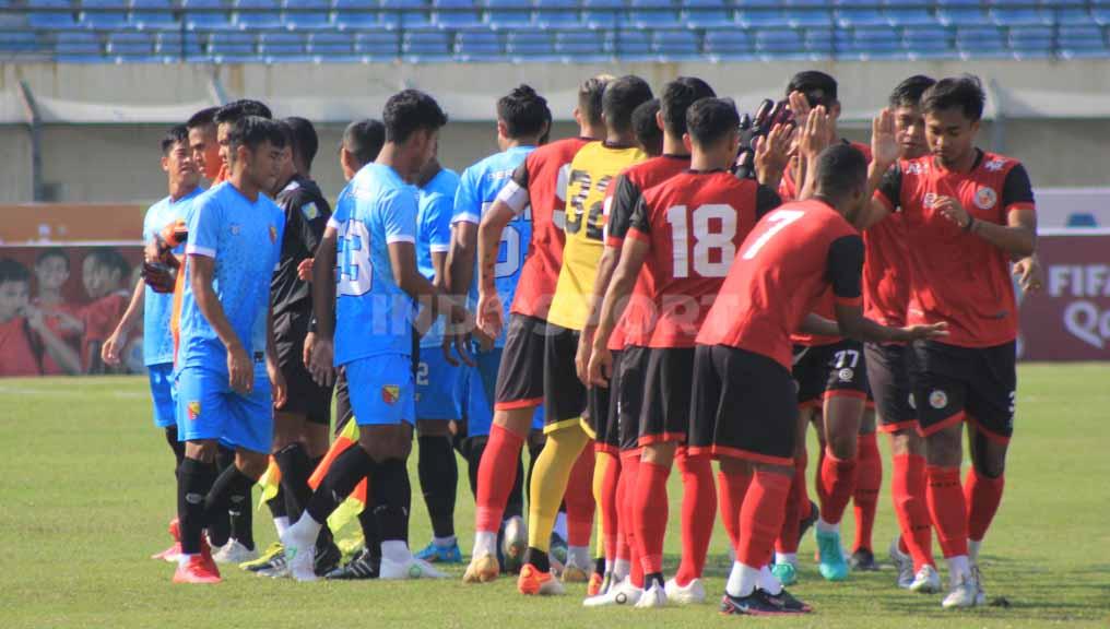 Uji coba Persikab Kabupaten Bandung mengahadapi Semen Padang di Stadion Si Jalak Harupat, Kabupaten Bandung, Rabu (29/06/22).