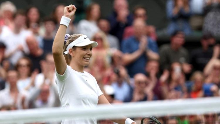 Katie Boulter mengalahkan Karolina Pliskova di Wimbledon 2022. Foto: REUTERS/Florion Goga.